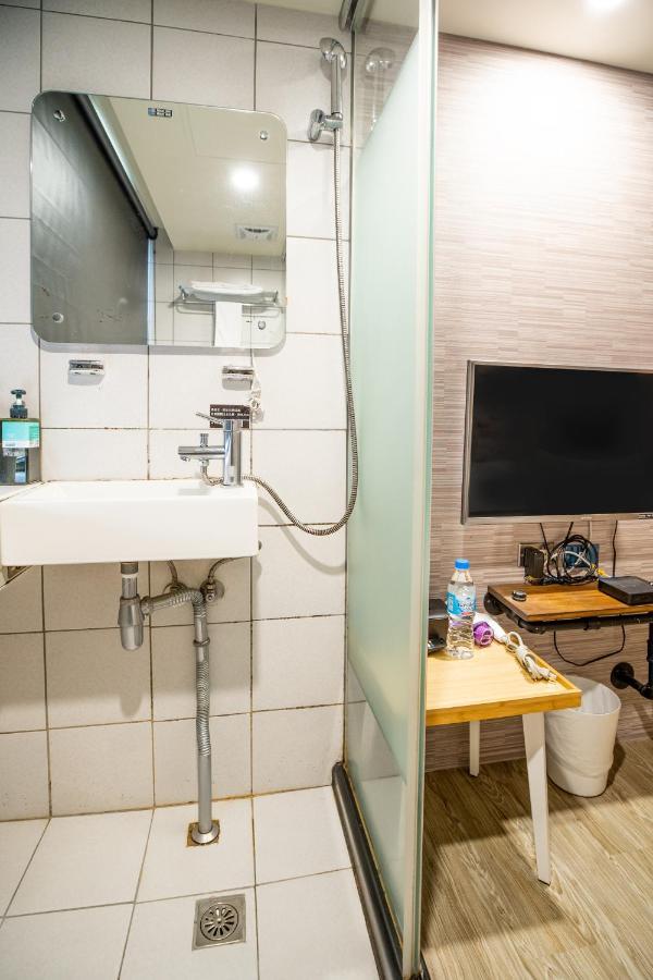 The Cole Hotel Đài Bắc Ngoại thất bức ảnh